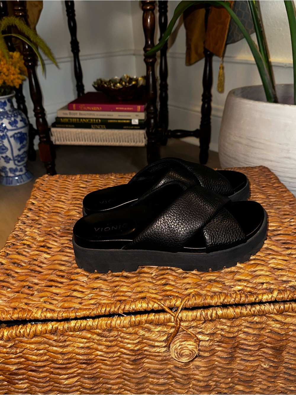 Vionic Vesta Women's Slide Comfort Sandals - Picture 6 of 8